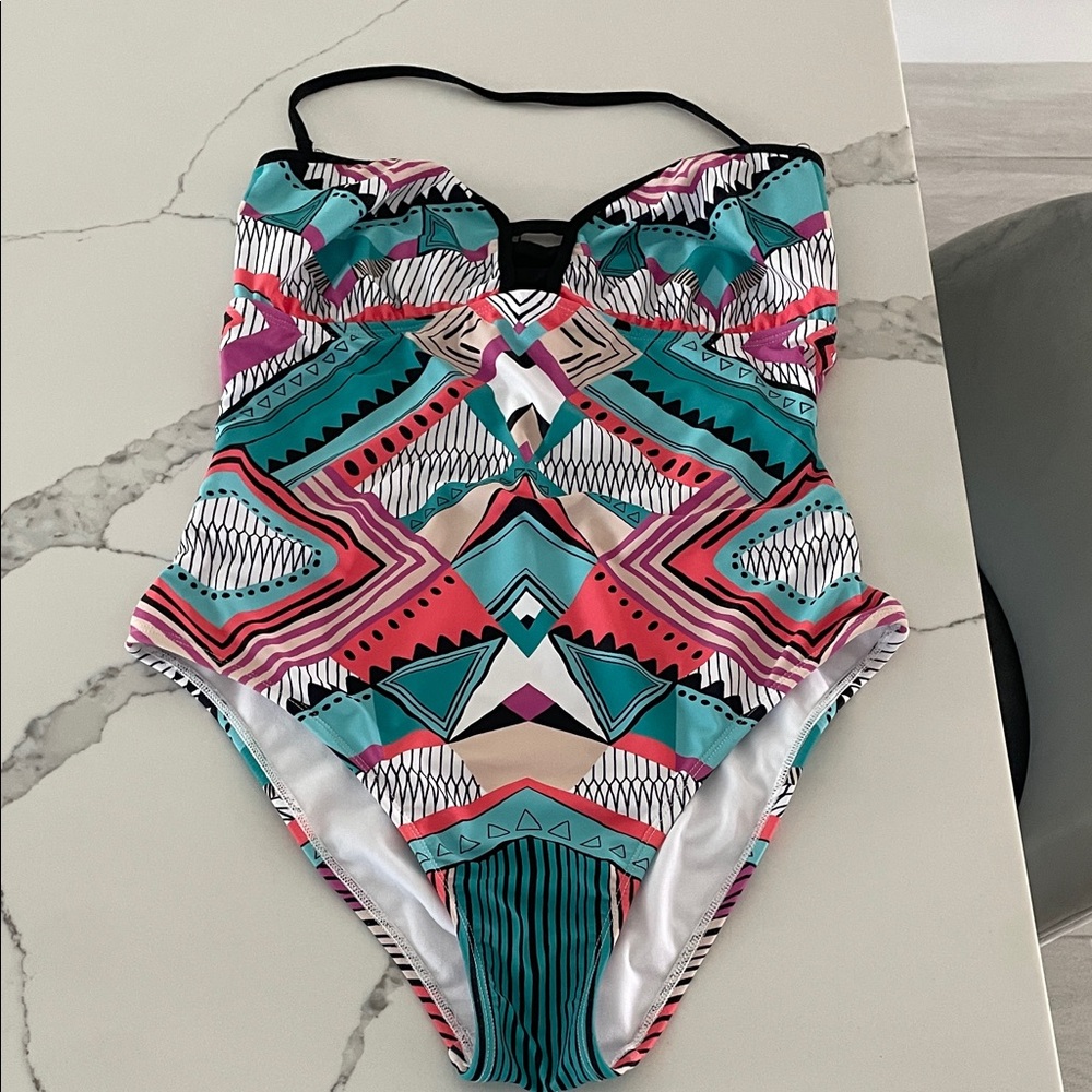 Bar III Vibrant Geometric Women’s One Piece Swimsuit SZ L